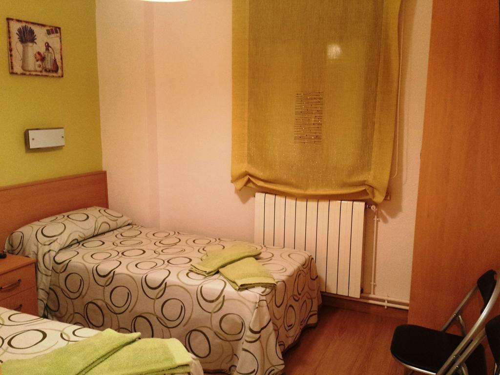Apartamento Turistico Guara Casa Castro Barbastro Exterior photo